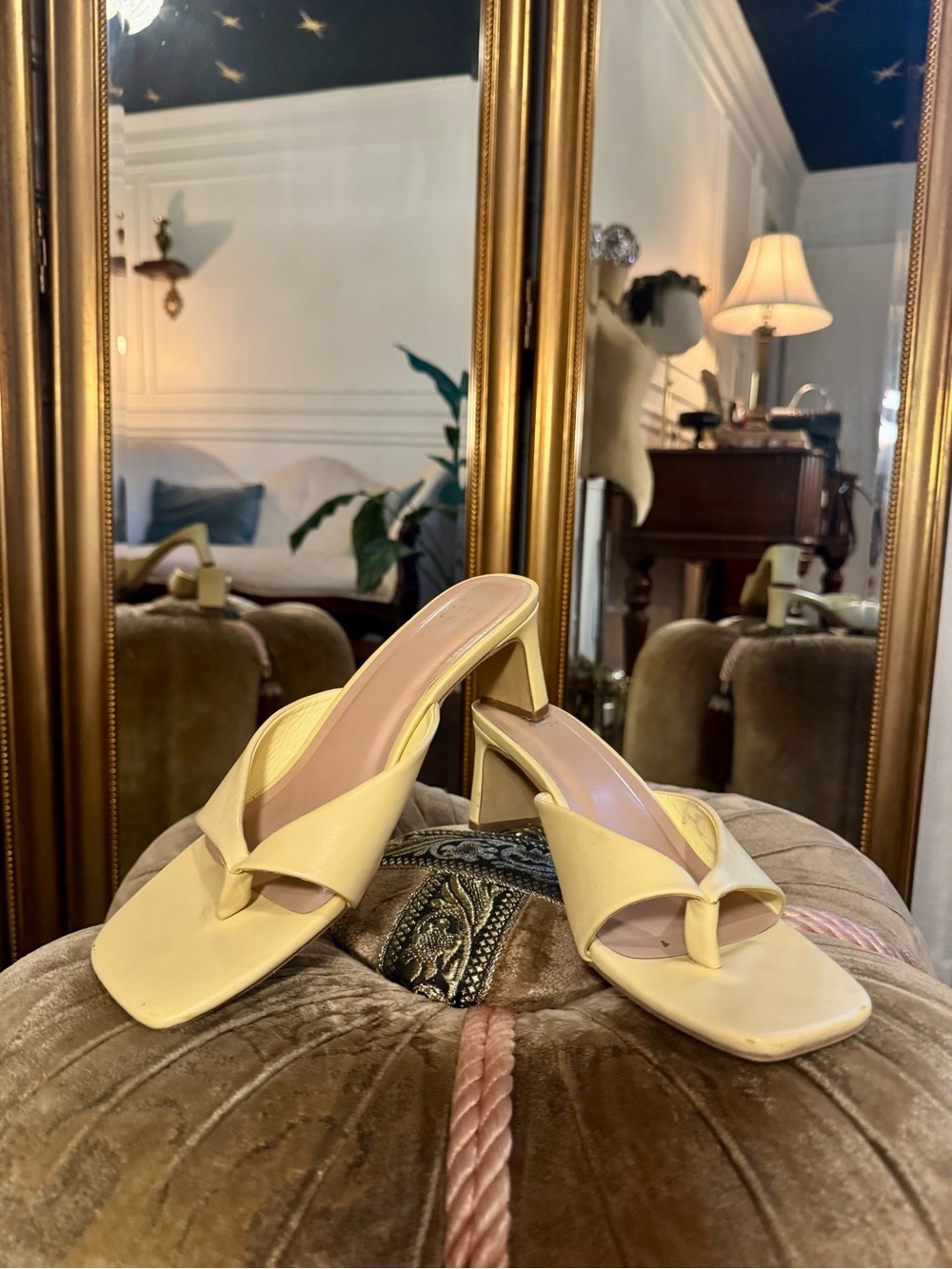A New Day Pale Yellow Annette Block Toe & Heel Thong Sandal Shoes Women’s 9.5